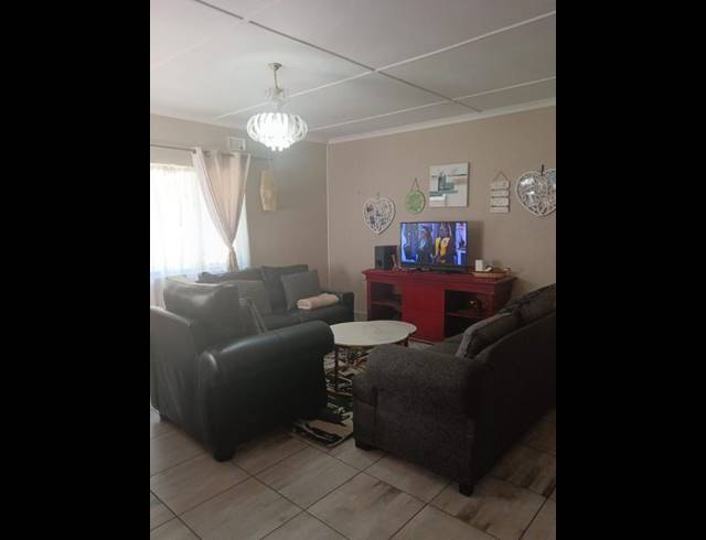 4 BEDROOM HOUSE FOR SALE IN NEW GERMANY